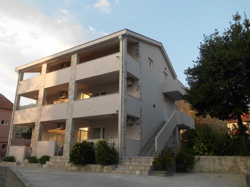 Apartments Samardzic Тиват Екстериор снимка