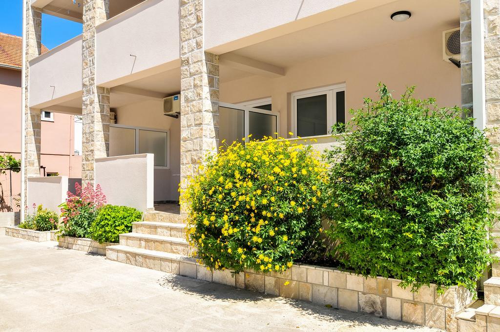 Apartments Samardzic Тиват Екстериор снимка