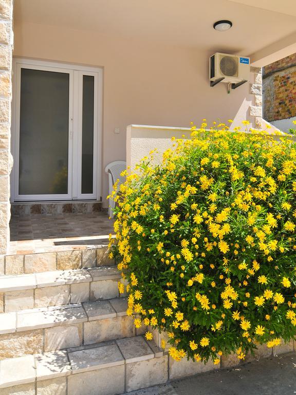 Apartments Samardzic Тиват Екстериор снимка
