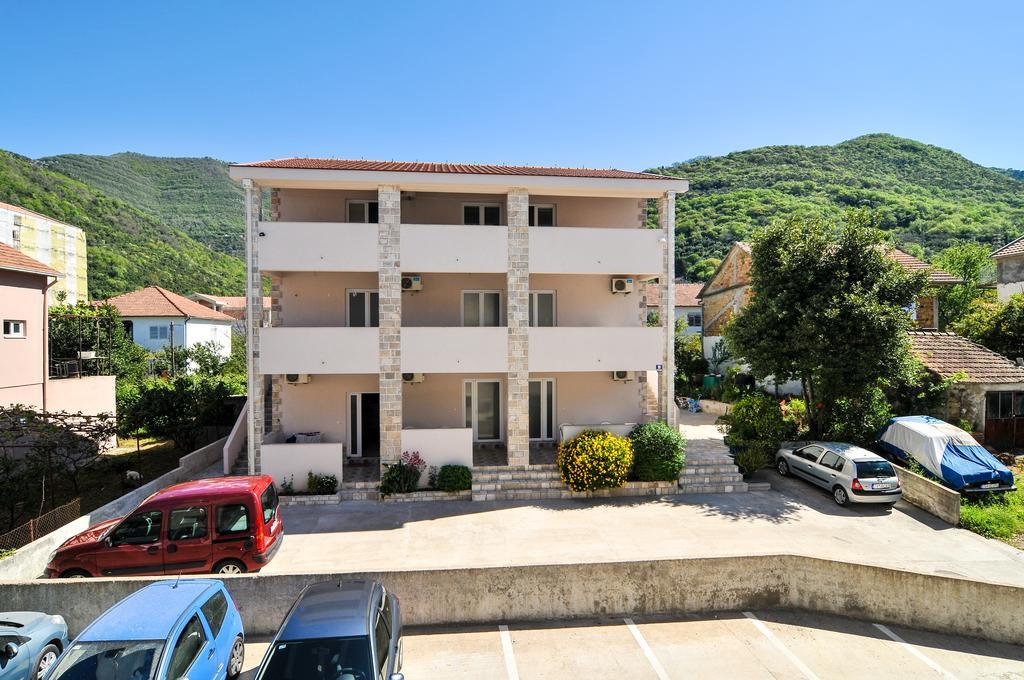 Apartments Samardzic Тиват Екстериор снимка
