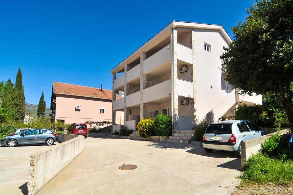 Apartments Samardzic Тиват Екстериор снимка