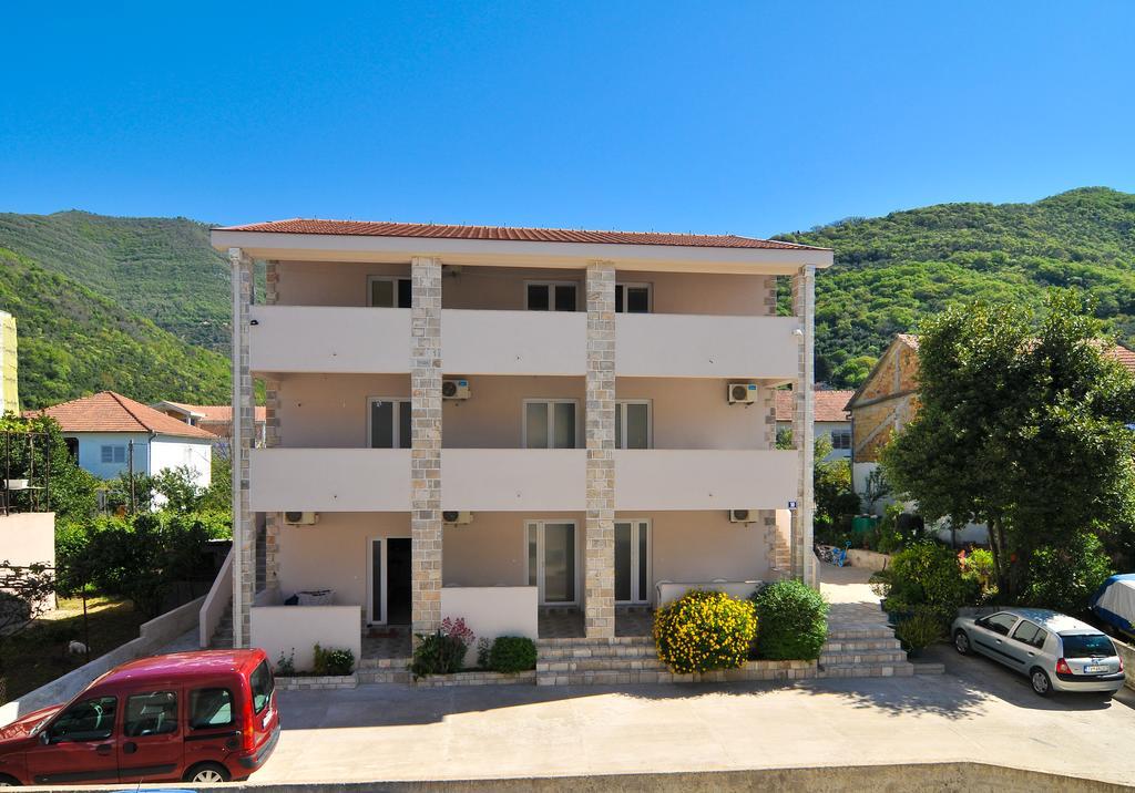 Apartments Samardzic Тиват Екстериор снимка