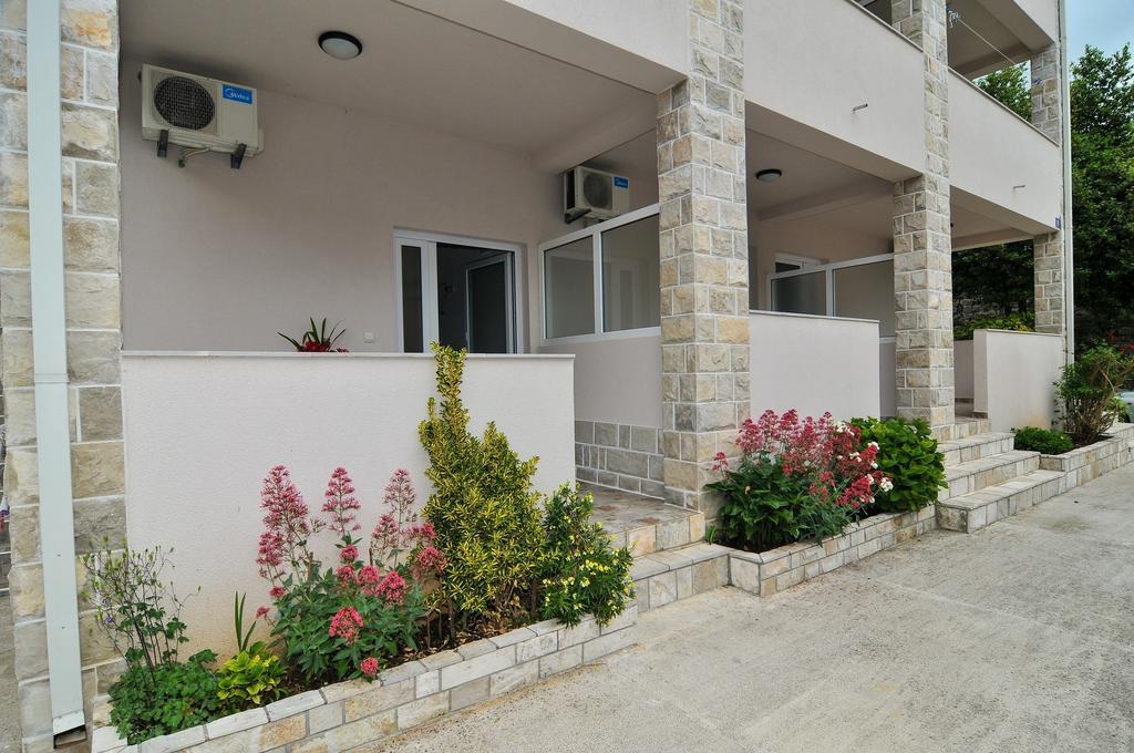 Apartments Samardzic Тиват Екстериор снимка