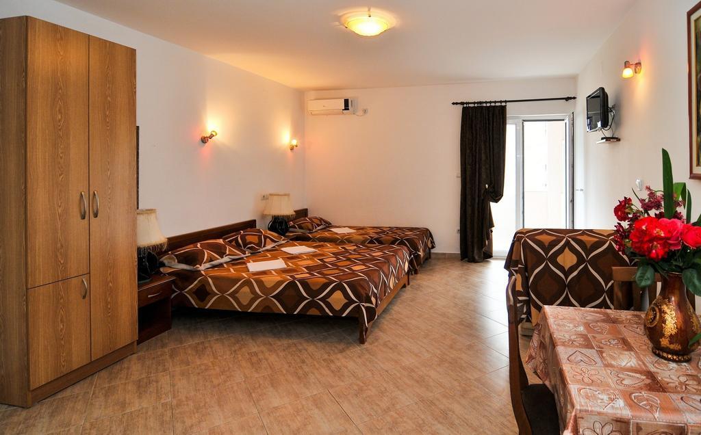 Apartments Samardzic Тиват Екстериор снимка