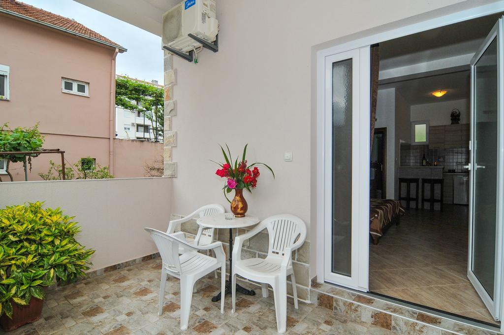 Apartments Samardzic Тиват Екстериор снимка
