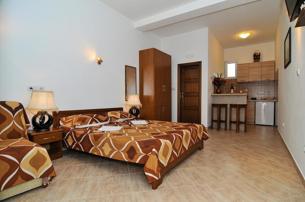 Apartments Samardzic Тиват Екстериор снимка