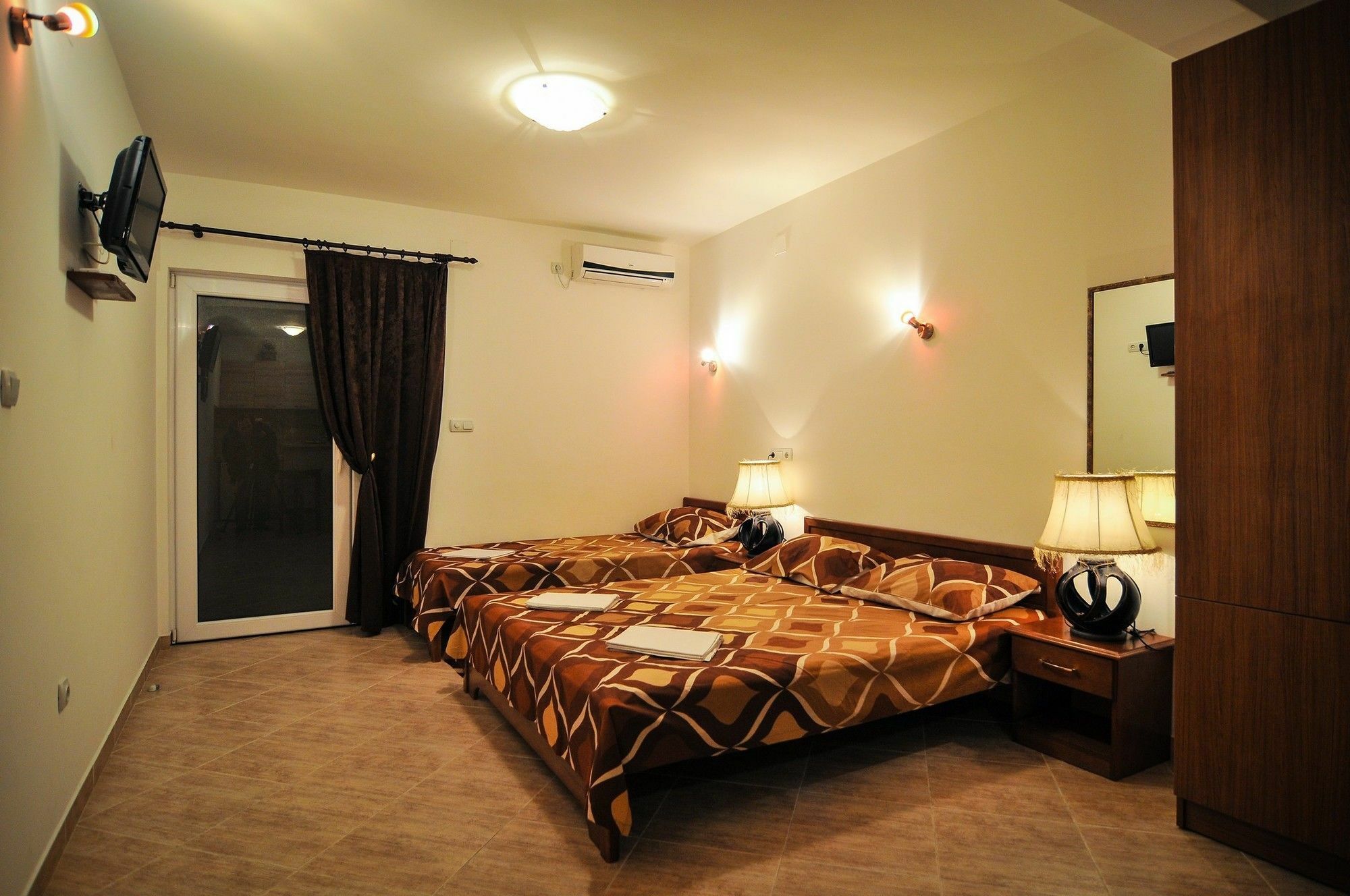 Apartments Samardzic Тиват Екстериор снимка
